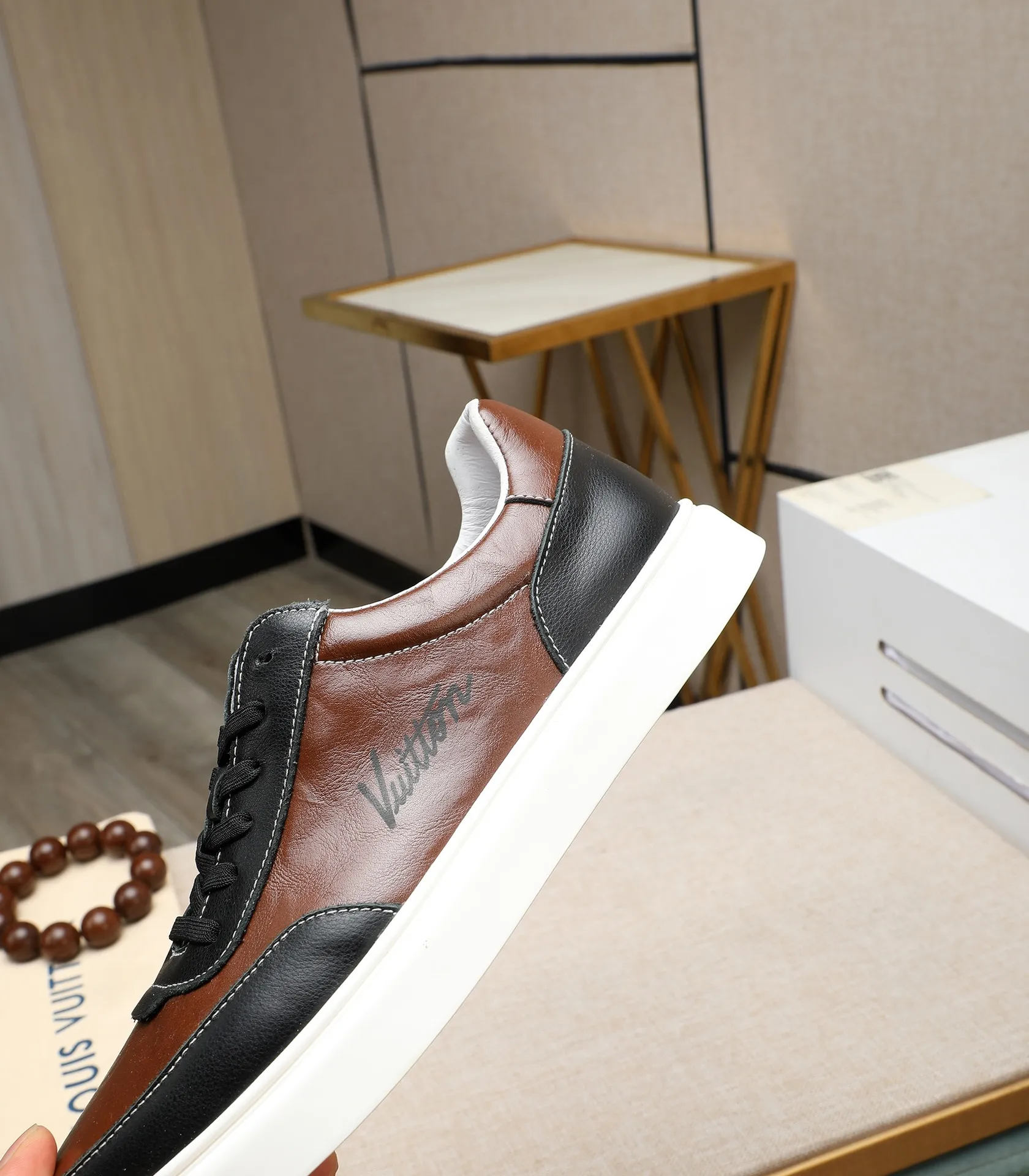 Men's shoes 💰440📛📛【LOUIS VUITTON】Louis Vuitton 2024 official website synchronized new products 👟Milan fashion catwalk style 🇰🇾🇰🇾LV family logo, celebrity style, a must-have for fashionistas ⚠️First-layer calfskin ➕Genuine leather lining ➕Official website original version special outsole 👞Number 38-44